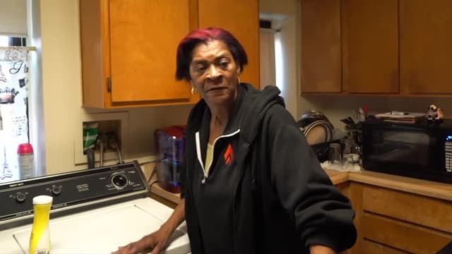 T01:C05 - S01:E05 - What's the Next Move