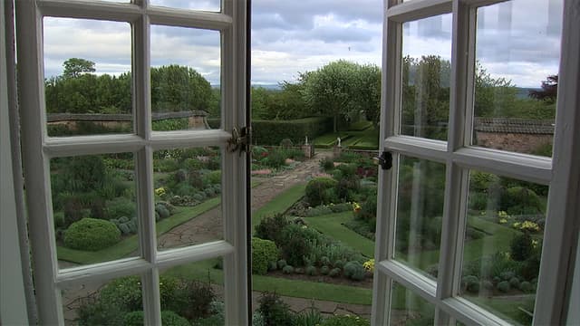 S06:E09 - House and Garden