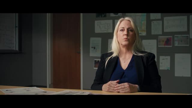 S07:E04 - The Cops, the Fugitive, the Nurse, and Her Lover