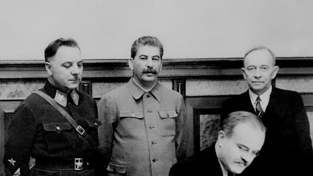 S01:E01 - Barbarossa Unleased