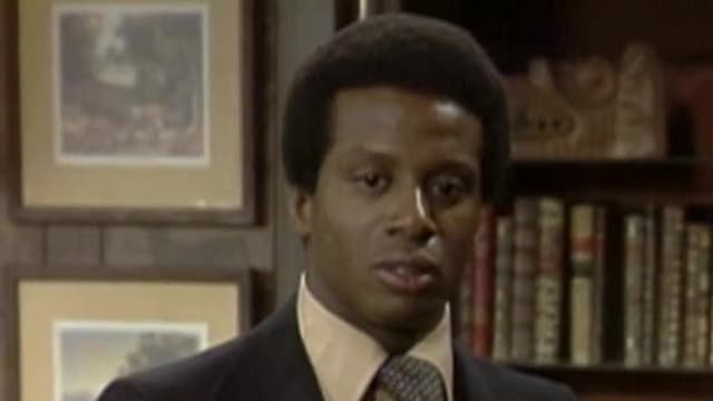 S04:E17 - Lionel Gets the Business