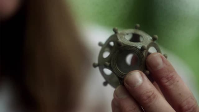 T03:C02 - S03:E02 - Grace Kelly and Bunny Man