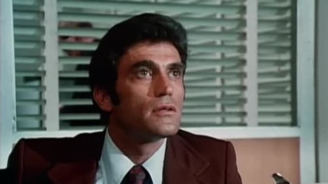 S03:E01 - Officer Needs Help