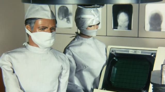 S01:E06 - White as Snow