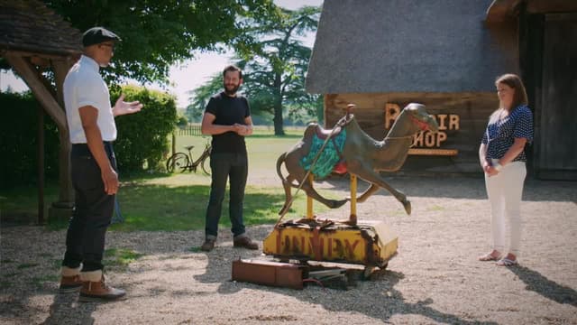 S06:E22 - Sam's Chair, Musical Wedding Album and Humpy the Camel