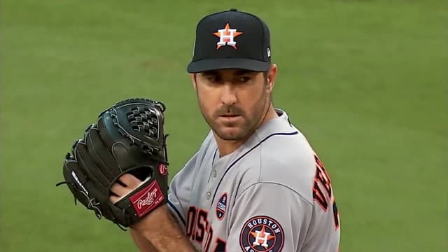 S01:E04 - THE 2017 WORLD SERIES: Astros vs. Dodgers