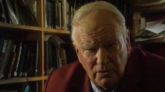 S01:E01 - Sir Patrick Moore's Guide to Astronomy