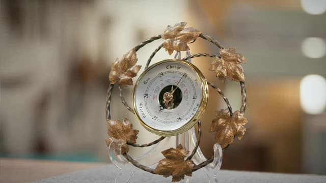 S06:E29 - Saddle Bags, Grandfather's Barometer, Rachel Leah's Window