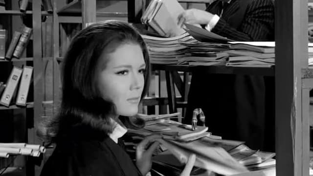 S04:E24 - A Sense of History