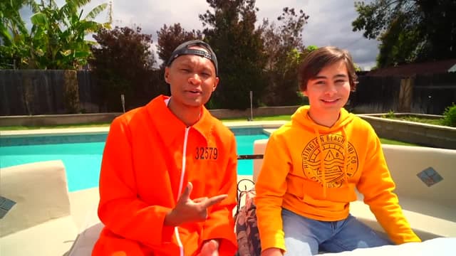 S01:E03 - Eating Only One Color Food for 24 Hours!!