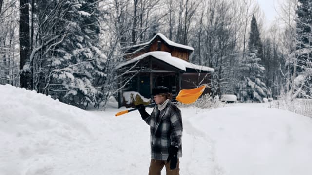 S01:E05 - The Plywood Palace: Cabin Renovations