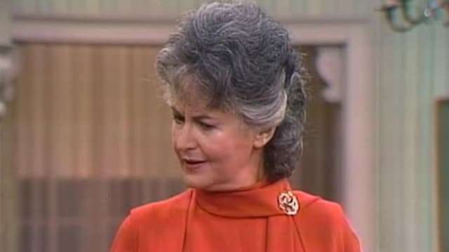 S01:E111 - Maude's Reunion