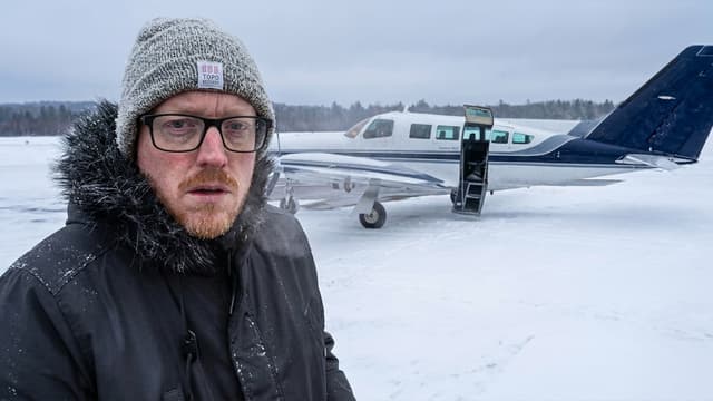 S01:E09 - Broke USA: Flying the Ghost Routes