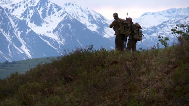 S04:E17 - Bear With Seal: Alaska Bear Hunt Part 1