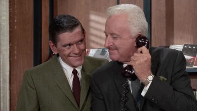 S05:E09 - Samantha Fights City Hall