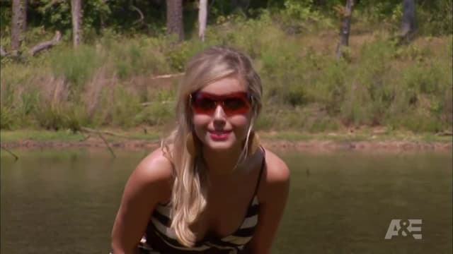 S01:E12 - Extreme Roaches / Busy Beaver