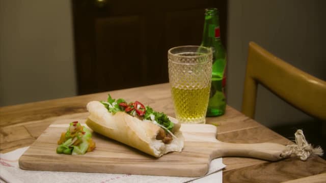 S01:E02 - Express Lunches