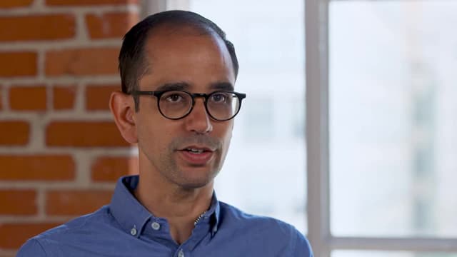 S01:E10 - Lamborghini Urus