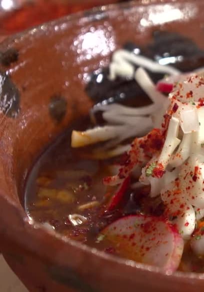 S12:E05 - Fiesta de pozole perfecta poster