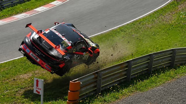 S01:E06 - When Nürburgring Laps Go Wrong Due Bad Driving