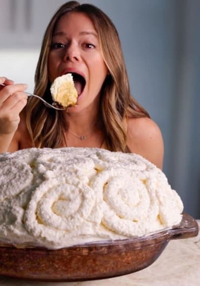 S01:E08 - How to Make the Ultimate Banana Cream Pie poster