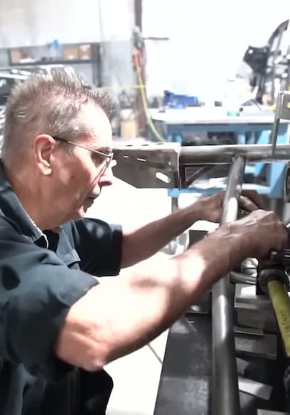 Affiche de S01:E01 - Why a Lamborghini Engine in a Camaro Is a Great Idea!