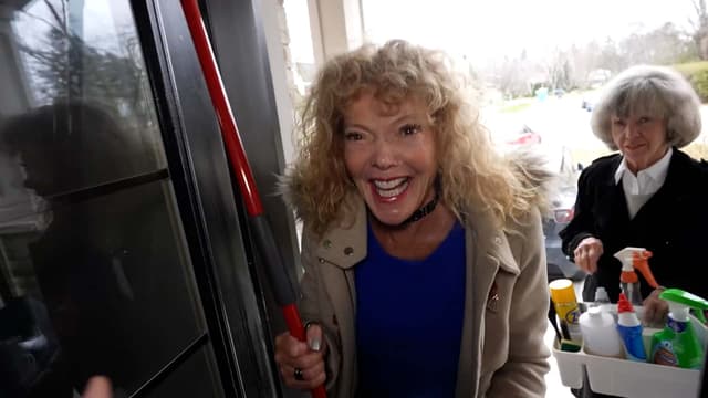 S01:E07 - They Refuse to Leave