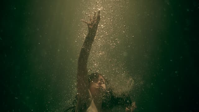 S01:E05 - "These Dreams"