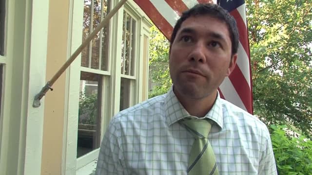 S01:E04 - Curb Appeal Crackdown