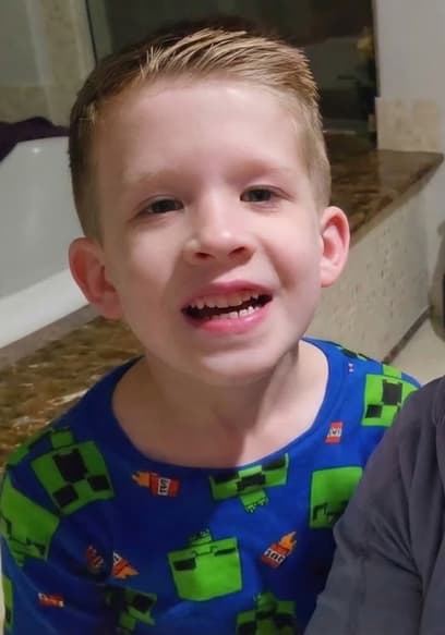 S01:E05 - Preston Loses His First Tooth and Swallows It poster