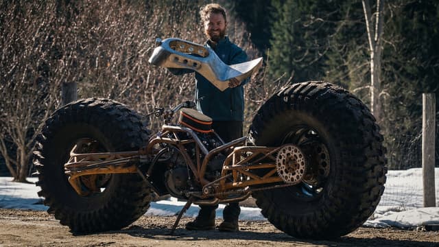 S01:E03 - Monster Chopper Custom Gas Tank/Seat