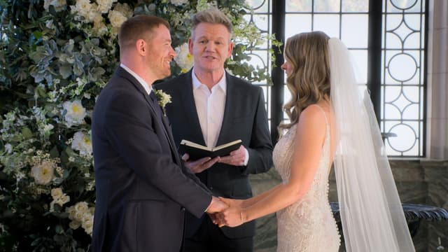 S16:E11 - Royal Wedding