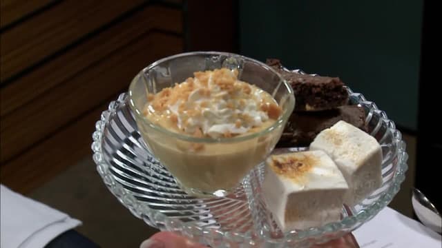 S02:E08 - Photo Finish