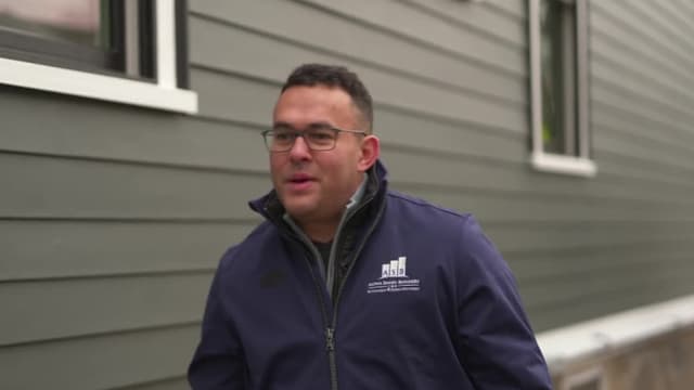 S43:E26 - West Roxbury Victorian: A Modern Victorian