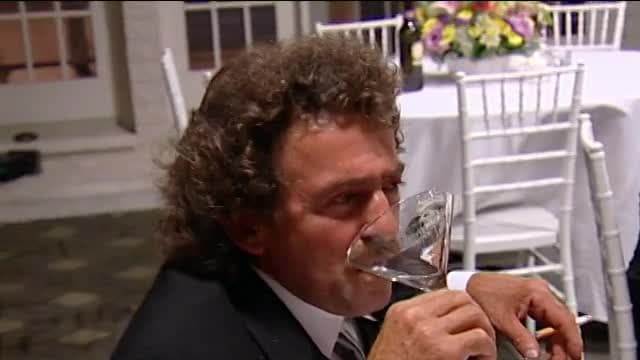 S01:E06 - Dinner Party Animals