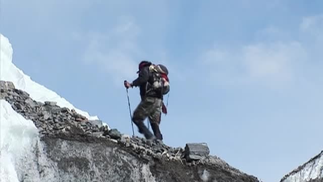 S02:E01 - Dream Chasers