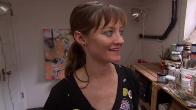 S02:E03 - Funky Living Room