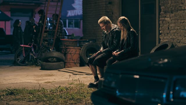 S01:E01 - Everybody's Somebody's Fool