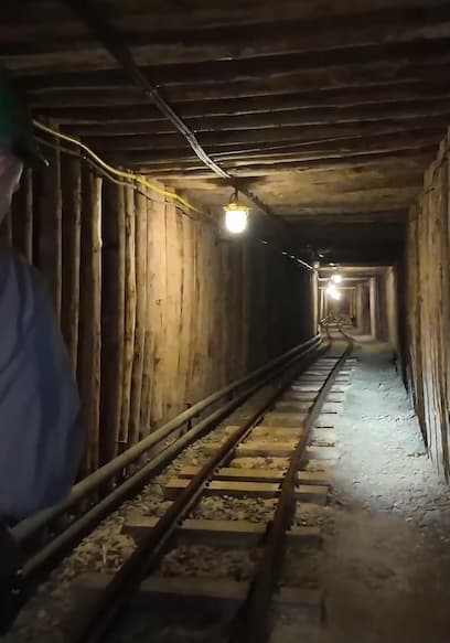 S01:E02 - 1,000 Feet Down: Inside Europe's Ancient Salt Mine poster