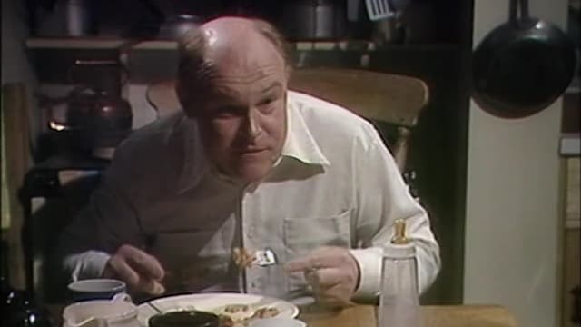 S02:E01 - Royal Jelly