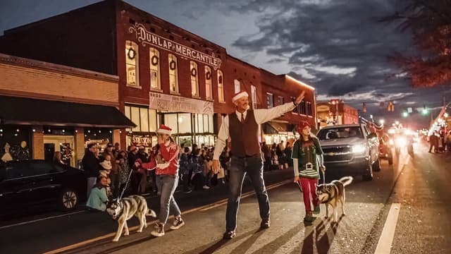 S01:E11 - A Small Town Christmas