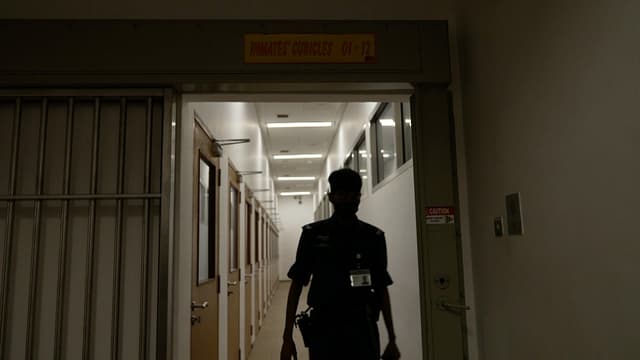 S01:E03 - Will I Be Accepted?