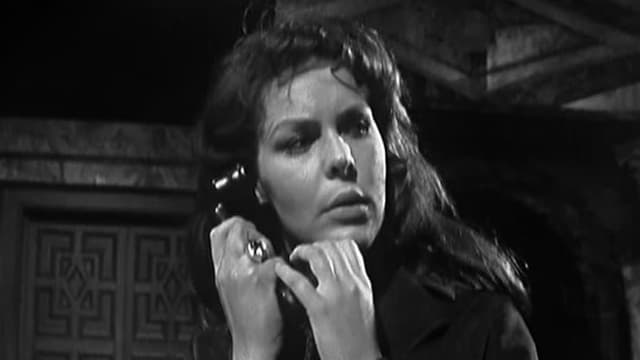 S03:E12 - Don't Look Behind You