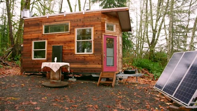S08:E06 - Ingenious Mini House