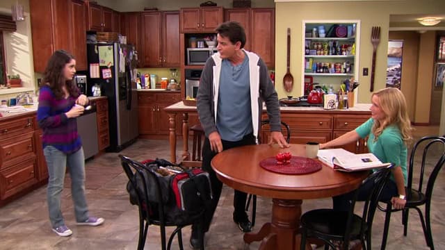 S02:E17 - Charlie Lets Kate Take Charge