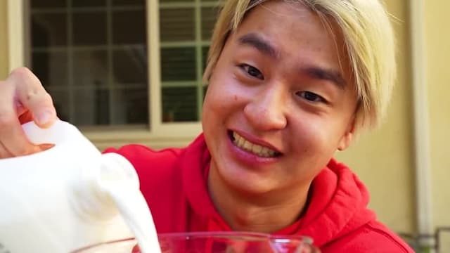 S04:E09 - Becoming a Dad and Exploring a Haunted House