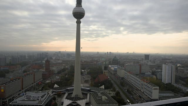 S01:E07 - Berlin