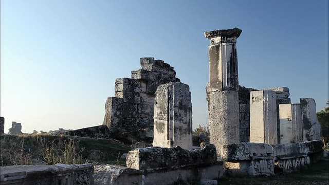 S07:E01 - Aliens and Stargates