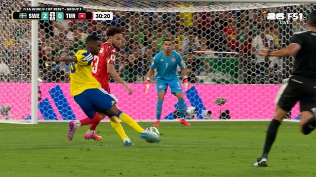 S2026:E33 - Alexander Isak scores Sweden’s second goal, extending lead over Tunisia