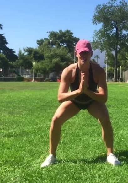 Póster de S01:E12 - 13 Min No Equipment Full Body Workout